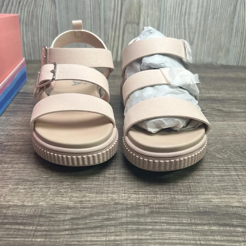 MIA youth sandals